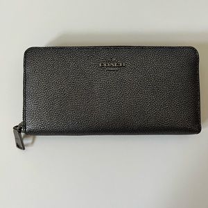 Coach Women’s “Accordion” Zip Wallet